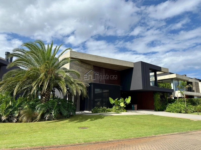 Excelente Sobrado beira lago