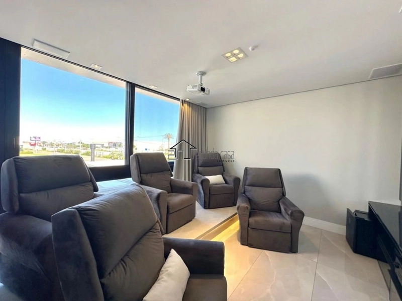 Ampla mansão com 477 m²: 7ª foto da galeria de imagens do imóvel