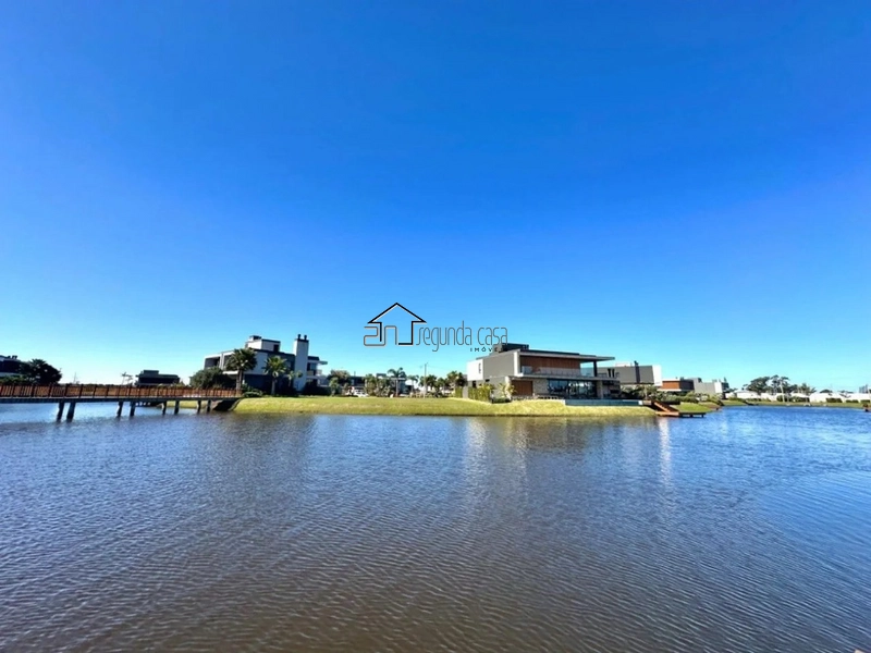 Ampla mansão com 477 m²: 24ª foto da galeria de imagens do imóvel