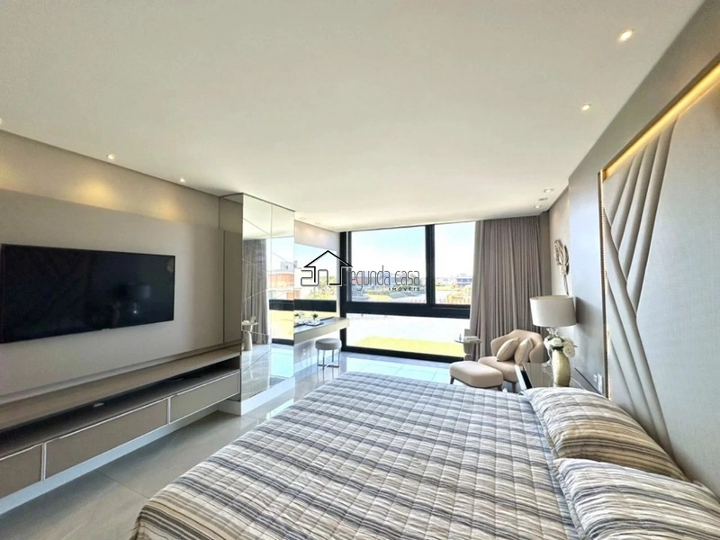 Ampla mansão com 477 m²: 15ª foto da galeria de imagens do imóvel