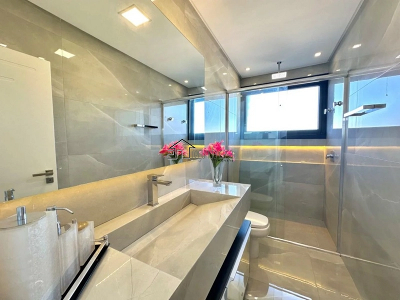 Ampla mansão com 477 m²: 9ª foto da galeria de imagens do imóvel