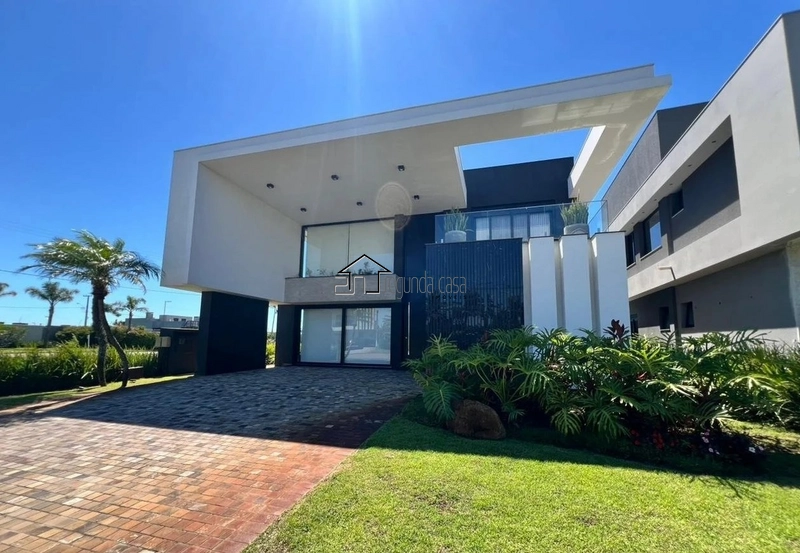 Sobrado finamente mobiliado e decorado