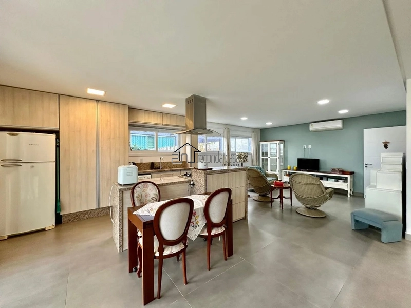 Sobrado 4 dormitórios: 7ª foto da galeria de imagens do imóvel