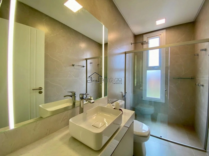 Casas e Sobrados em Condomínio com 241m: 22ª foto da galeria de imagens do imóvel