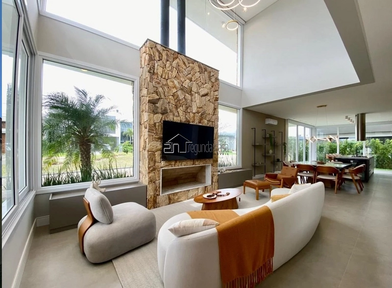 Casas e Sobrados em Condomínio com 241m: 4ª foto da galeria de imagens do imóvel