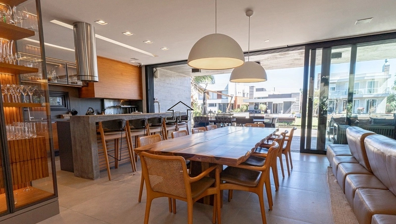 Sobrado 5 suítes: 6ª foto da galeria de imagens do imóvel