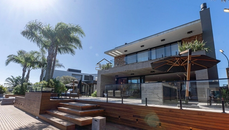 Sobrado 5 suítes: 4ª foto da galeria de imagens do imóvel