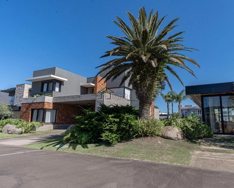 Sobrado 5 suítes: 2ª foto da galeria de imagens do imóvel