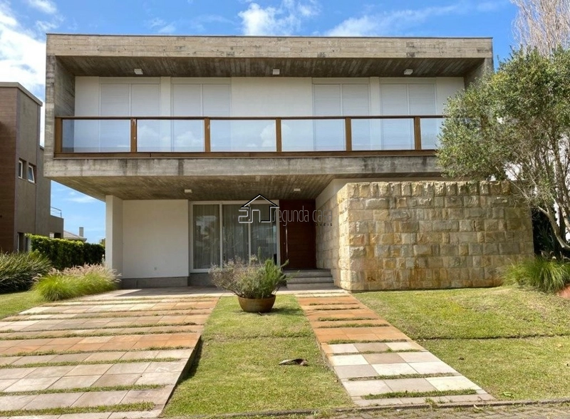 Sobrado mobiliado e decorado