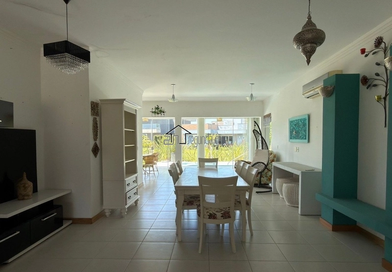 Casa frente norte, fundos para área verde: 2ª foto da galeria de imagens do imóvel