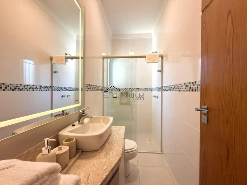 Bela casa com 262 m²: 18ª foto da galeria de imagens do imóvel