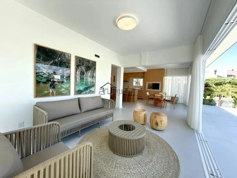 Bela casa com 262 m²: 10ª foto da galeria de imagens do imóvel