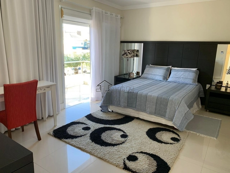 Belo sobrado composto por 3 suítes sendo 1 máster: 13ª foto da galeria de imagens do imóvel