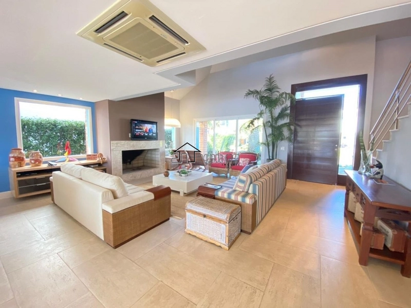 Belíssimo sobrado em condomínio fechado: 8ª foto da galeria de imagens do imóvel