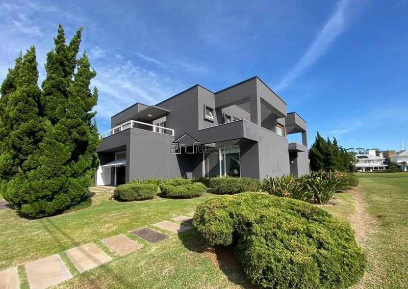 Sobrado mobiliado e decorado