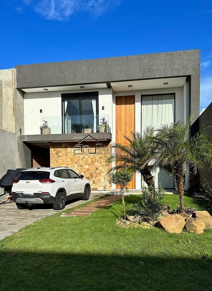 Excelente sobrado no Condomínio Blue