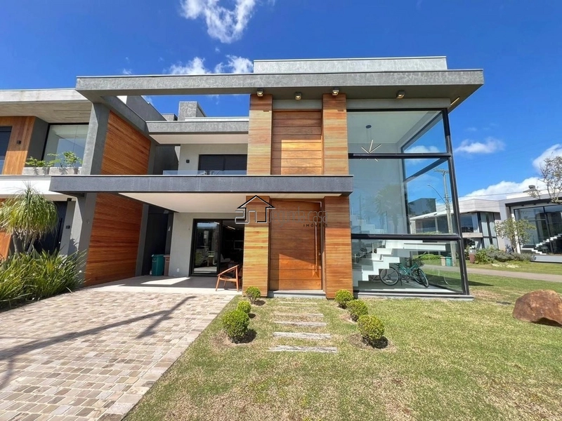 Excelente sobrado pronto para morar