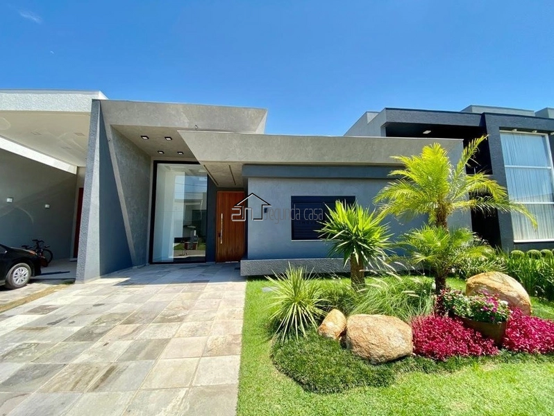 Casa térrea frete leste