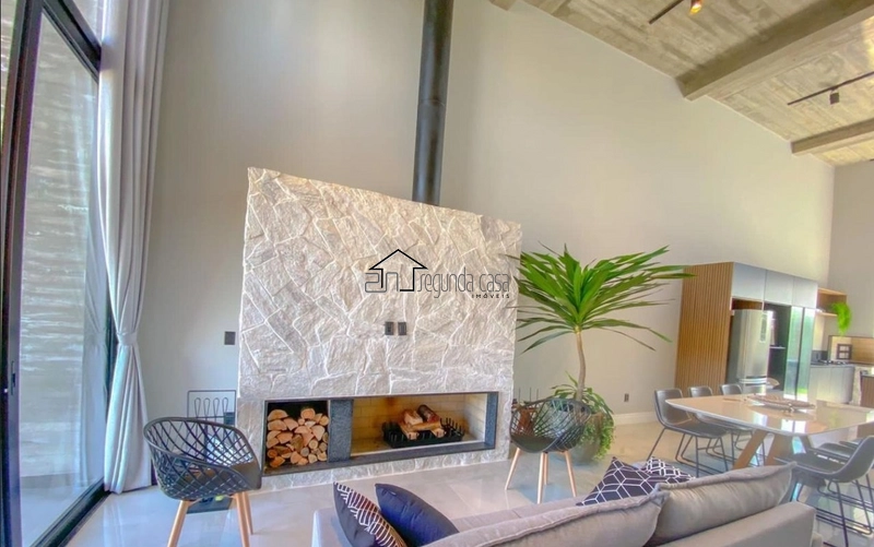 Belíssima casa térrea: 2ª foto da galeria de imagens do imóvel