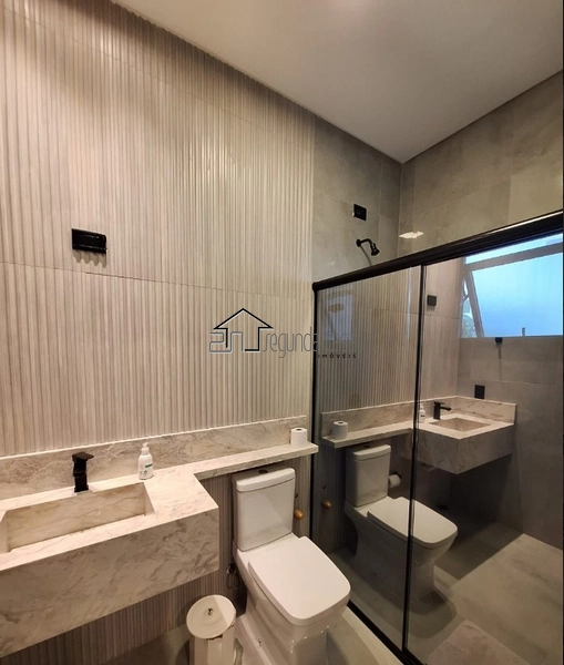 Belíssima casa térrea: 3ª foto da galeria de imagens do imóvel