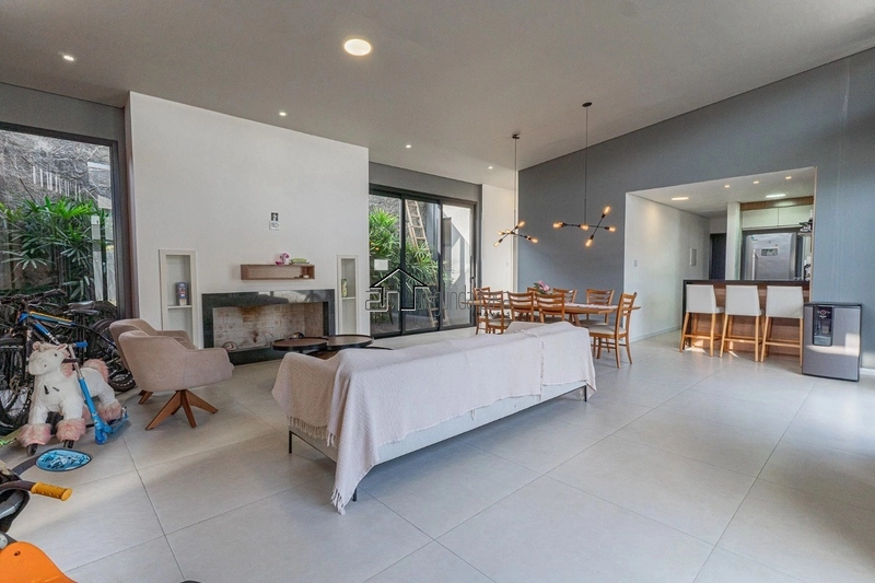 Excelente casa térrea de esquina: 4ª foto da galeria de imagens do imóvel