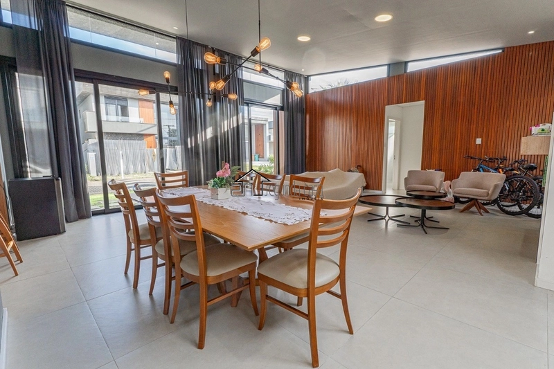 Excelente casa térrea de esquina: 5ª foto da galeria de imagens do imóvel