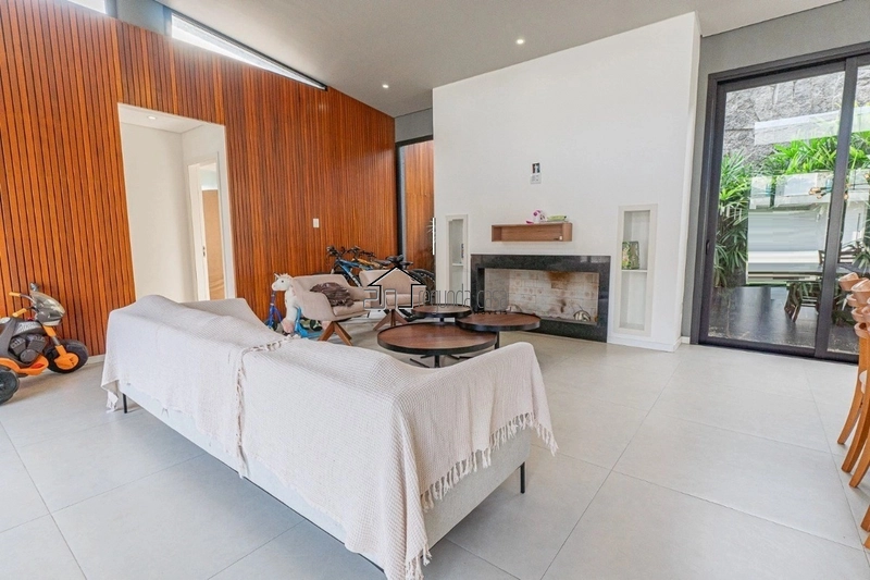 Excelente casa térrea de esquina: 3ª foto da galeria de imagens do imóvel