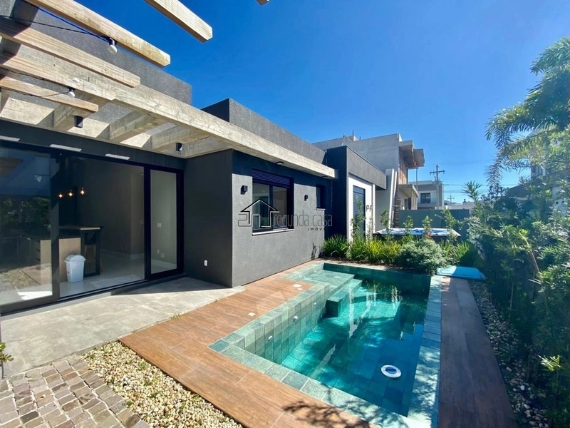 Casa com piscina: 10ª foto da galeria de imagens do imóvel