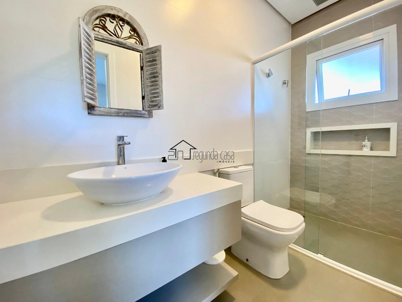 Sobrado com piscina: 18ª foto da galeria de imagens do imóvel