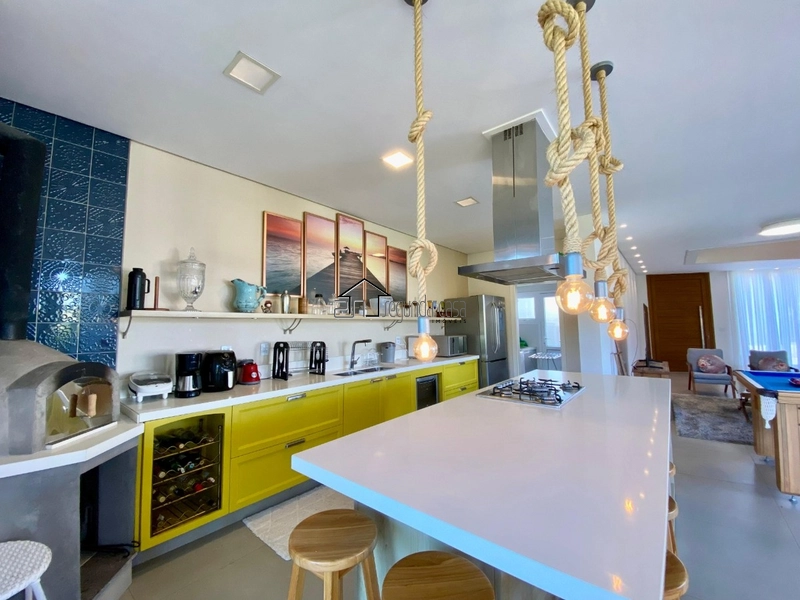 Sobrado com piscina: 13ª foto da galeria de imagens do imóvel