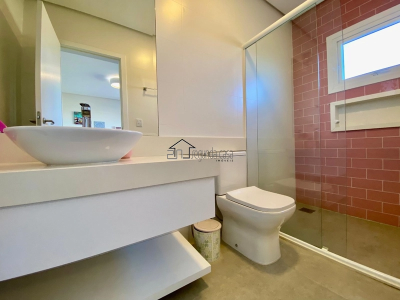 Sobrado com piscina: 20ª foto da galeria de imagens do imóvel