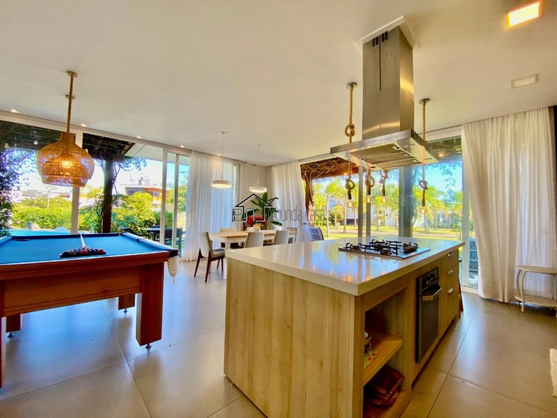 Sobrado com piscina: 8ª foto da galeria de imagens do imóvel