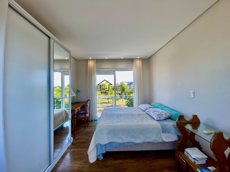 Sobrado com piscina: 19ª foto da galeria de imagens do imóvel