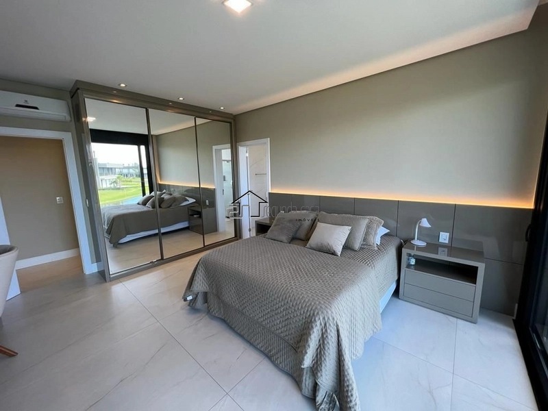 Sobrado beira lago: 17ª foto da galeria de imagens do imóvel