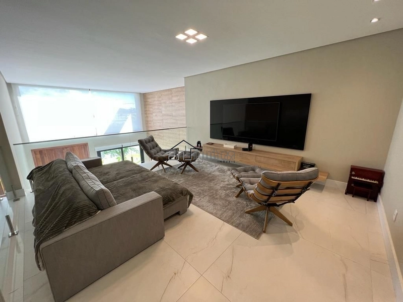 Sobrado beira lago: 18ª foto da galeria de imagens do imóvel