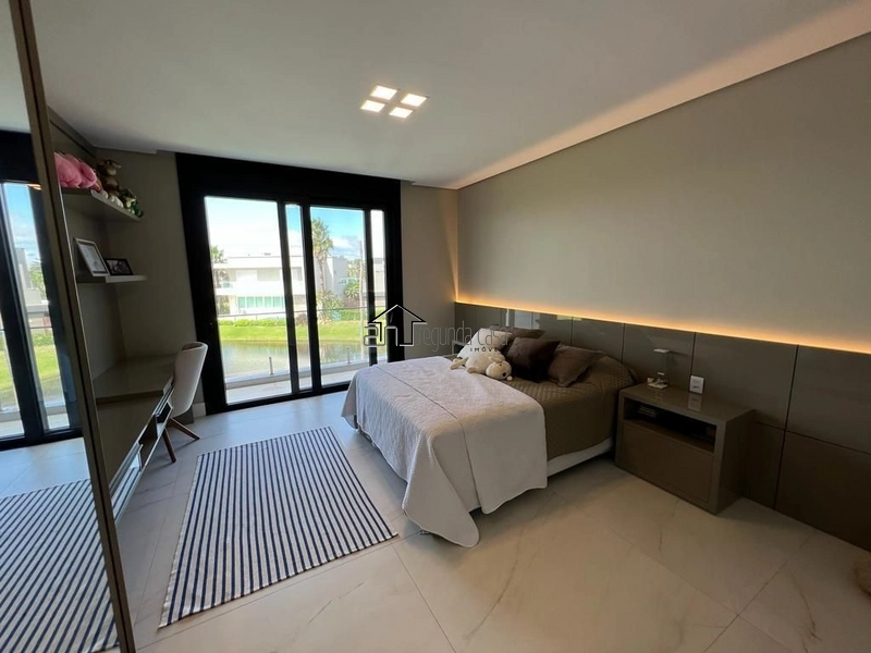 Sobrado beira lago: 19ª foto da galeria de imagens do imóvel