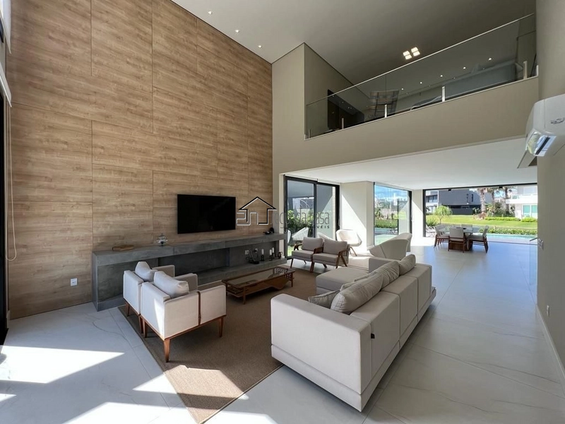 Sobrado beira lago: 3ª foto da galeria de imagens do imóvel