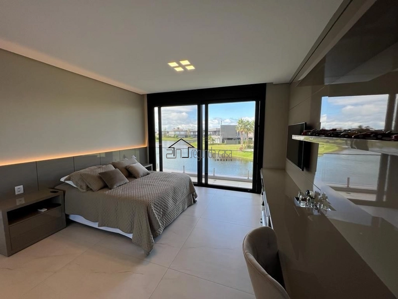 Sobrado beira lago: 16ª foto da galeria de imagens do imóvel