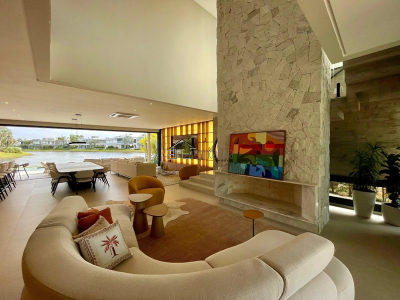Sobrado beira lago, mobiliado e equipado: 2ª foto da galeria de imagens do imóvel