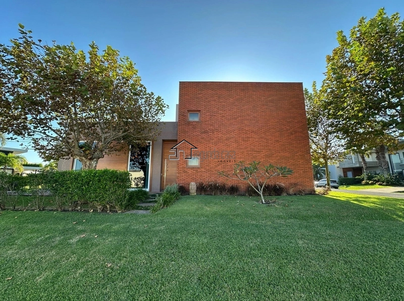 Sobrado com estilo Uruguaio