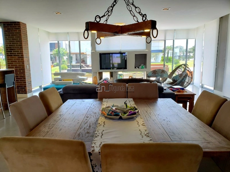 Sobrado beira lago: 3ª foto da galeria de imagens do imóvel