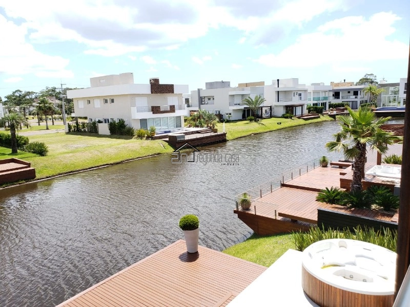 Sobrado beira lago: 15ª foto da galeria de imagens do imóvel