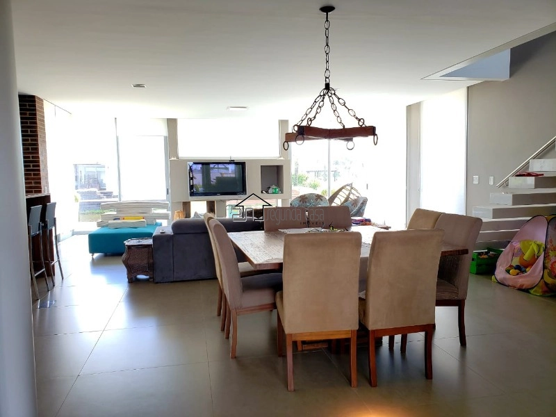 Sobrado beira lago: 4ª foto da galeria de imagens do imóvel