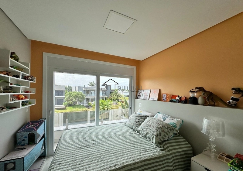 Sobrado com piscina: 7ª foto da galeria de imagens do imóvel