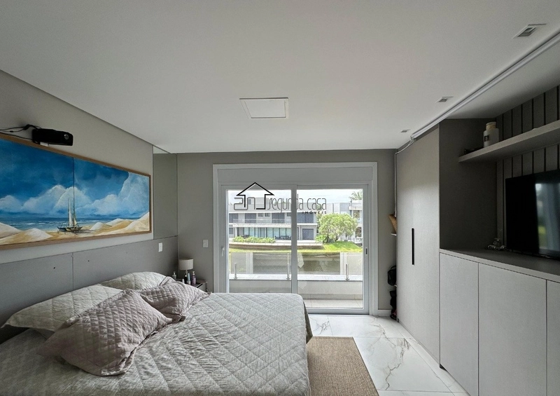 Sobrado com piscina: 8ª foto da galeria de imagens do imóvel