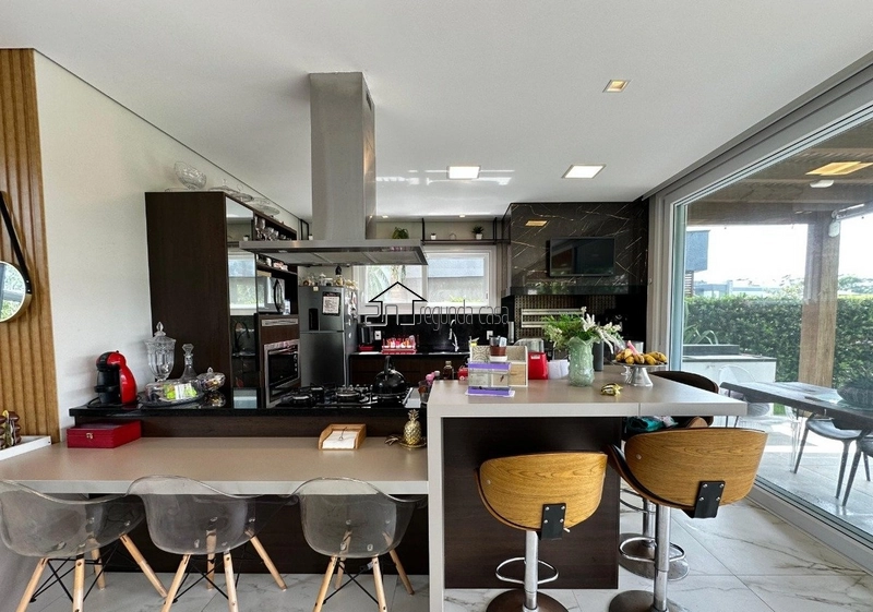 Sobrado com piscina: 4ª foto da galeria de imagens do imóvel