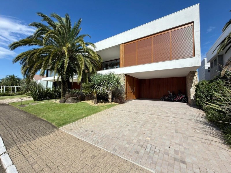 Sobrado 460 m² no Velas da Marina