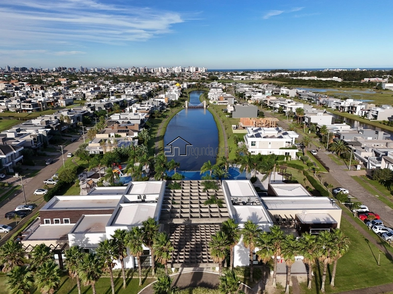 Sobrado beira lago: 57ª foto da galeria de imagens do imóvel