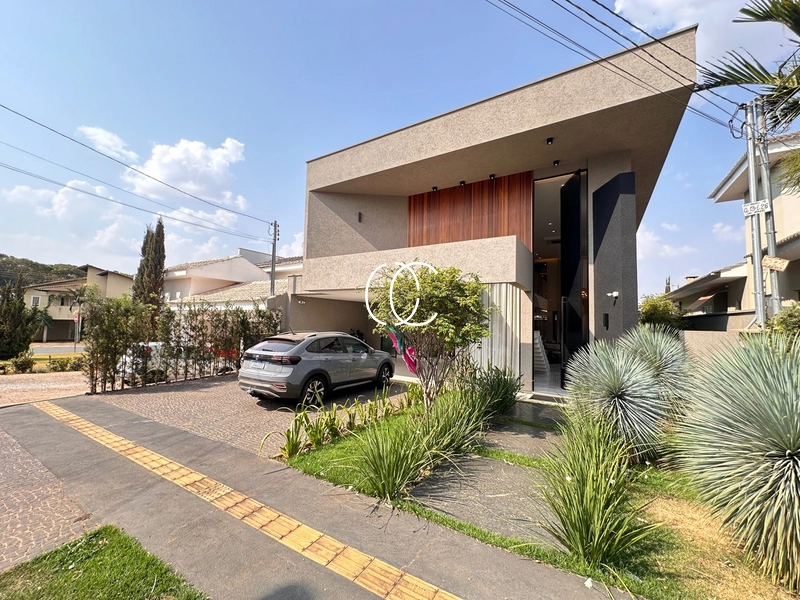 Casa Sobrado Mobiliada no Jardins Madri: 1ª foto da galeria de imagens do imóvel