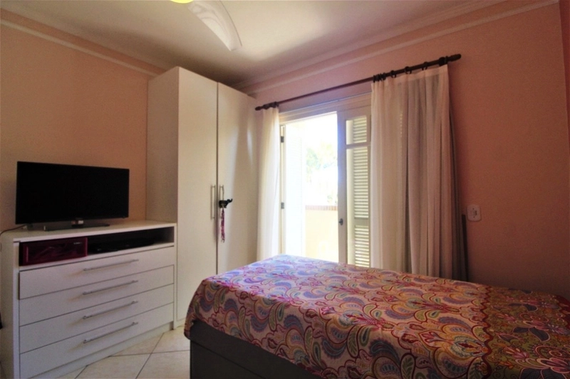 Casa com 4 dormitórios em Atlântida.: 24ª foto da galeria de imagens do imóvel